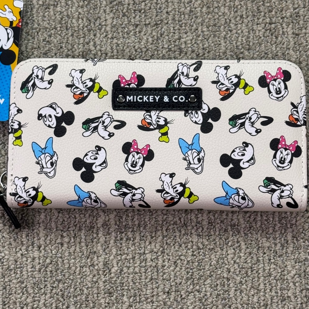 Disney Mickey & Co Mickey & Friends Zip Around Wallet NWT Aldi Exclusive